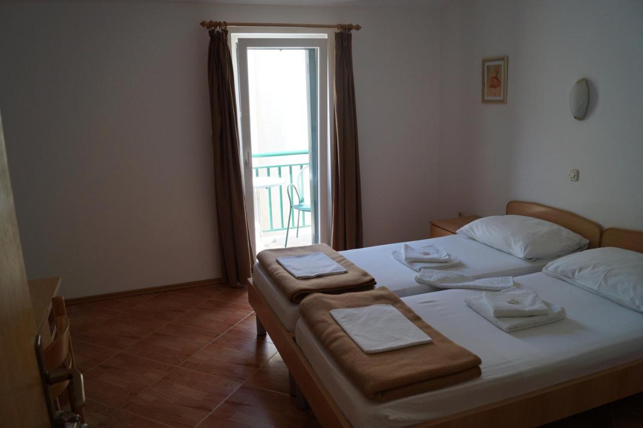 Hotel Pansion Knezovic à Baška Voda Extérieur photo